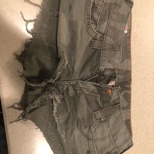 TRUE RELIGION SHORTS
